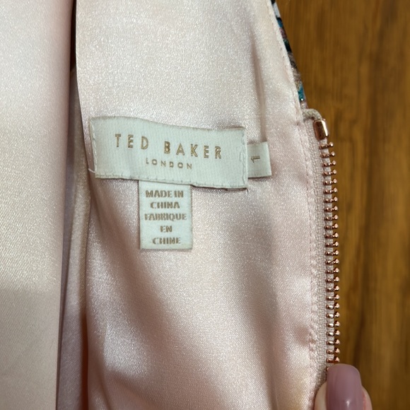 Ted Baker London Mid Pink Clarbel
Blossom V Back Jacquard Size 1 US 4 - Picture 12 of 12